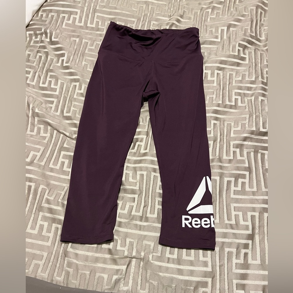 Reebok purple cropped capri leggings